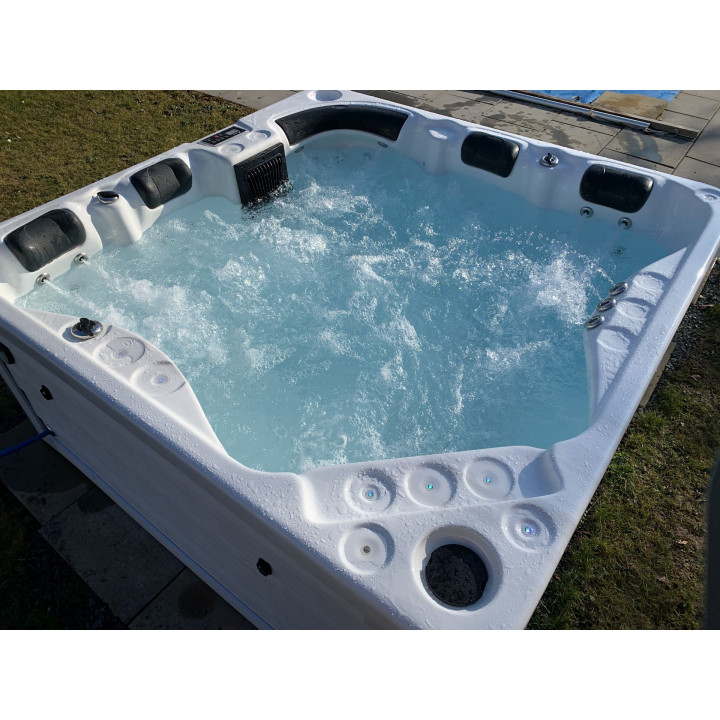 Whirlpool Bern / 5 Personen